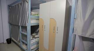 Гостиница Hostel Zont i Shlyapa Москва Спальное место на двухъярусной кровати в общем номере для мужчин-3