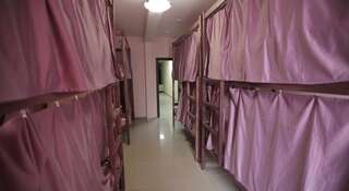 Гостиница Hostel Zont i Shlyapa Москва Спальное место на двухъярусной кровати в общем номере для женщин-1